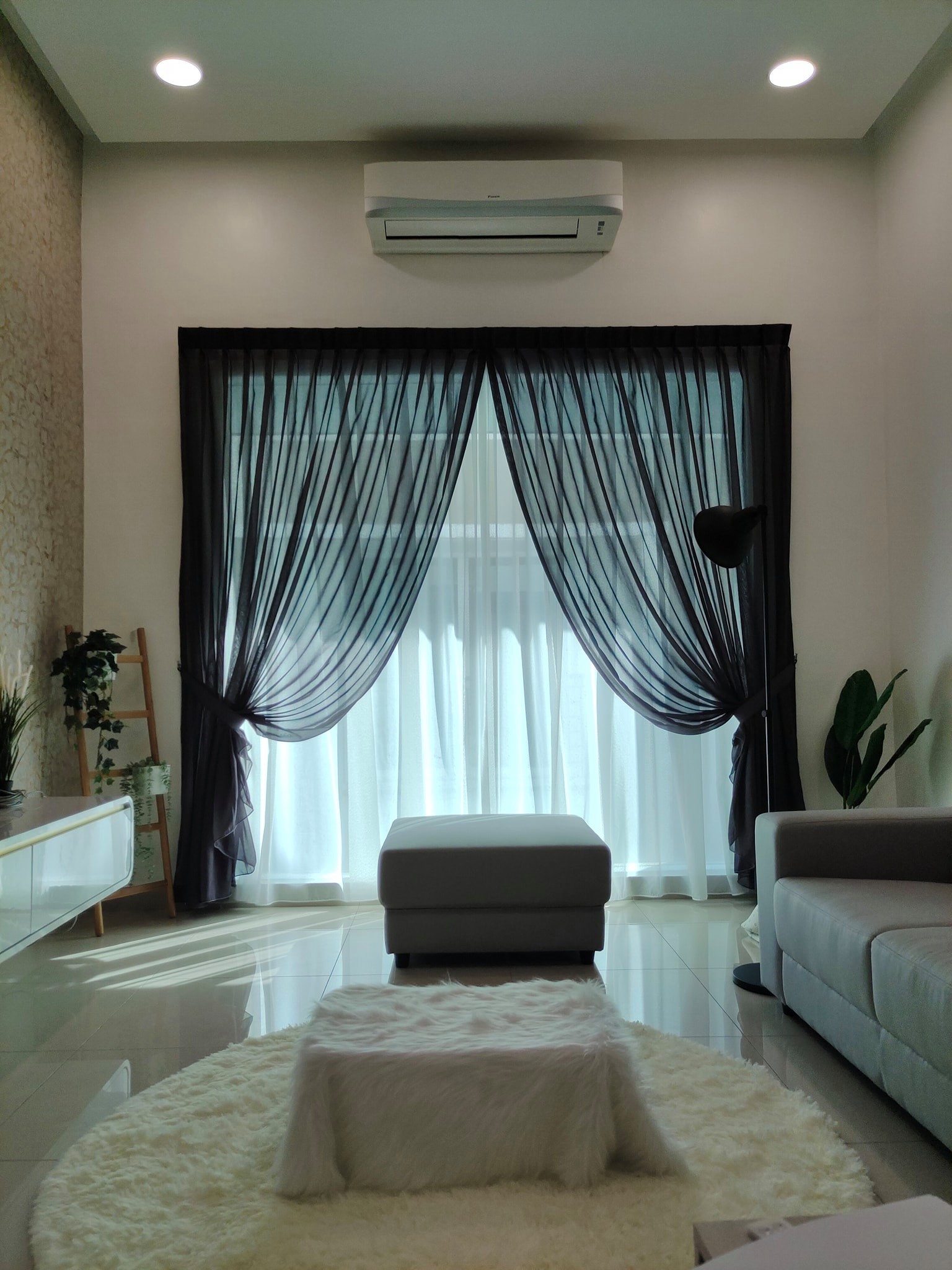 luxury sheer linen curtain in dubai by curtain expert dubai